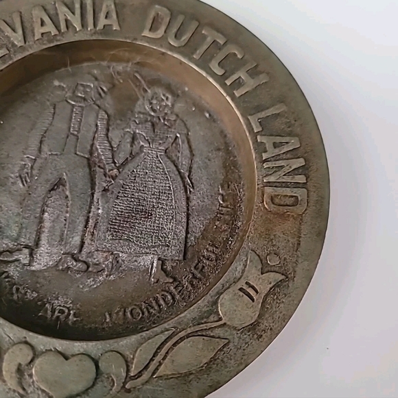 Vintage Pennsylvania Dutch Land Souvenir Brass Coin Trinket Dish Ashtray - Picture 3 of 5